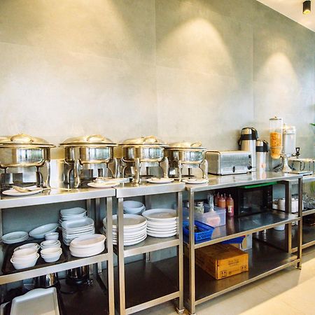 Hotel Skylink Hospitality Mahalaxmi Mumbai Exterior foto