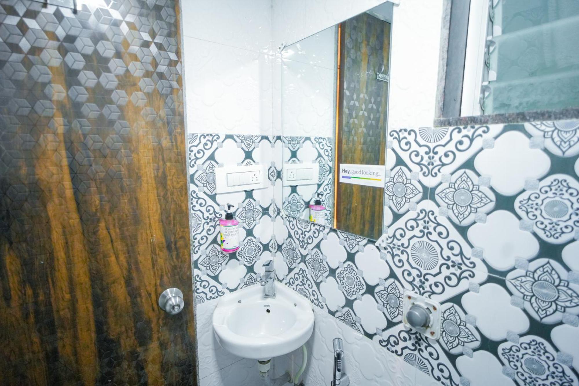 Hotel Skylink Hospitality Mahalaxmi Mumbai Exterior foto