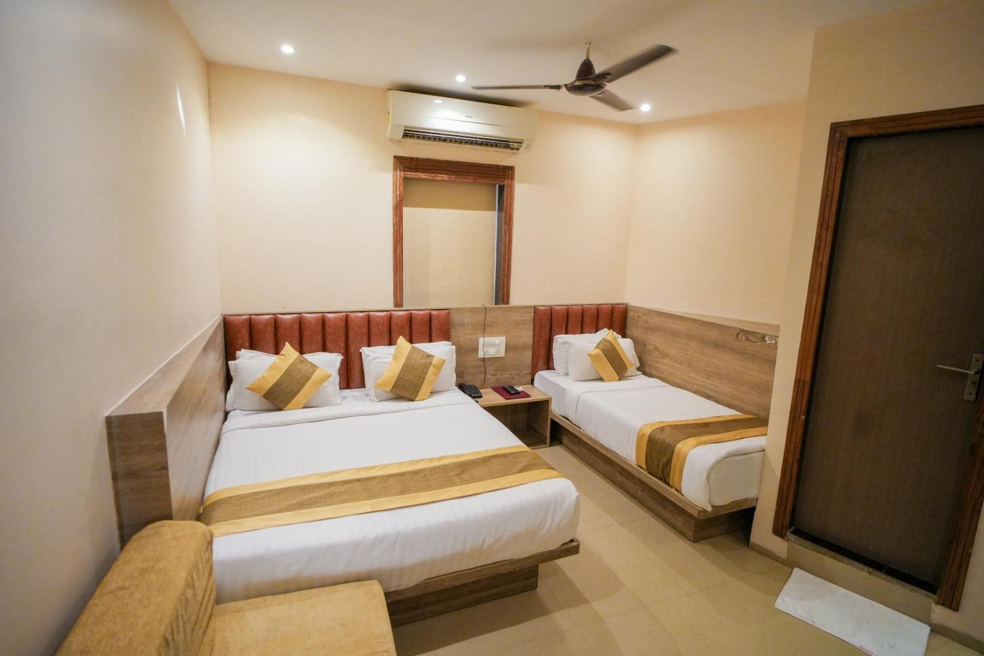 Hotel Skylink Hospitality Mahalaxmi Mumbai Exterior foto