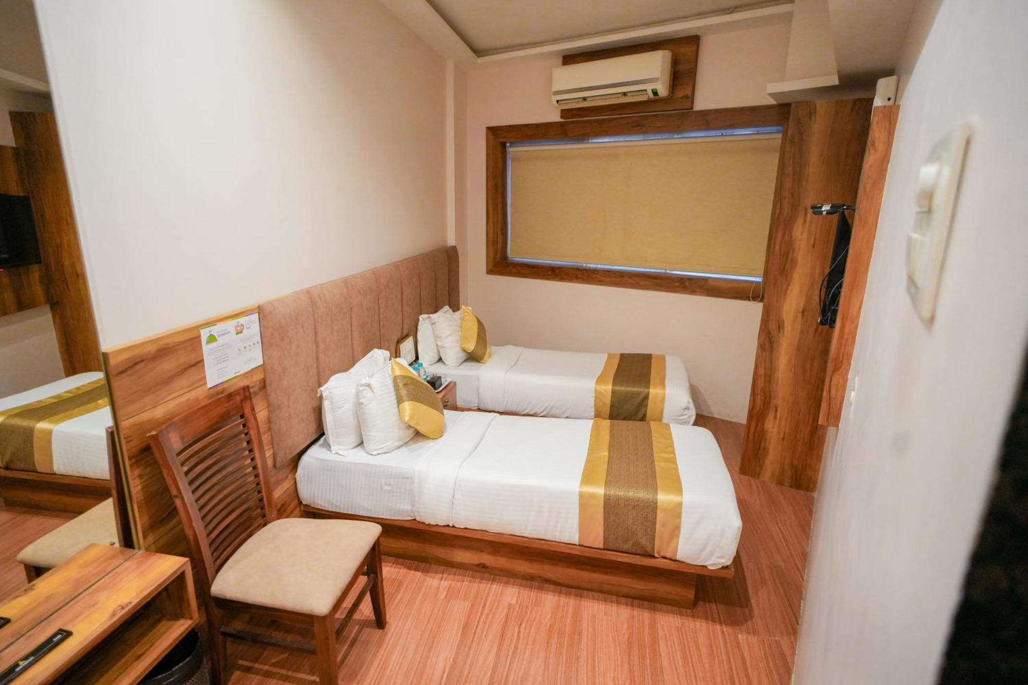 Hotel Skylink Hospitality Mahalaxmi Mumbai Exterior foto