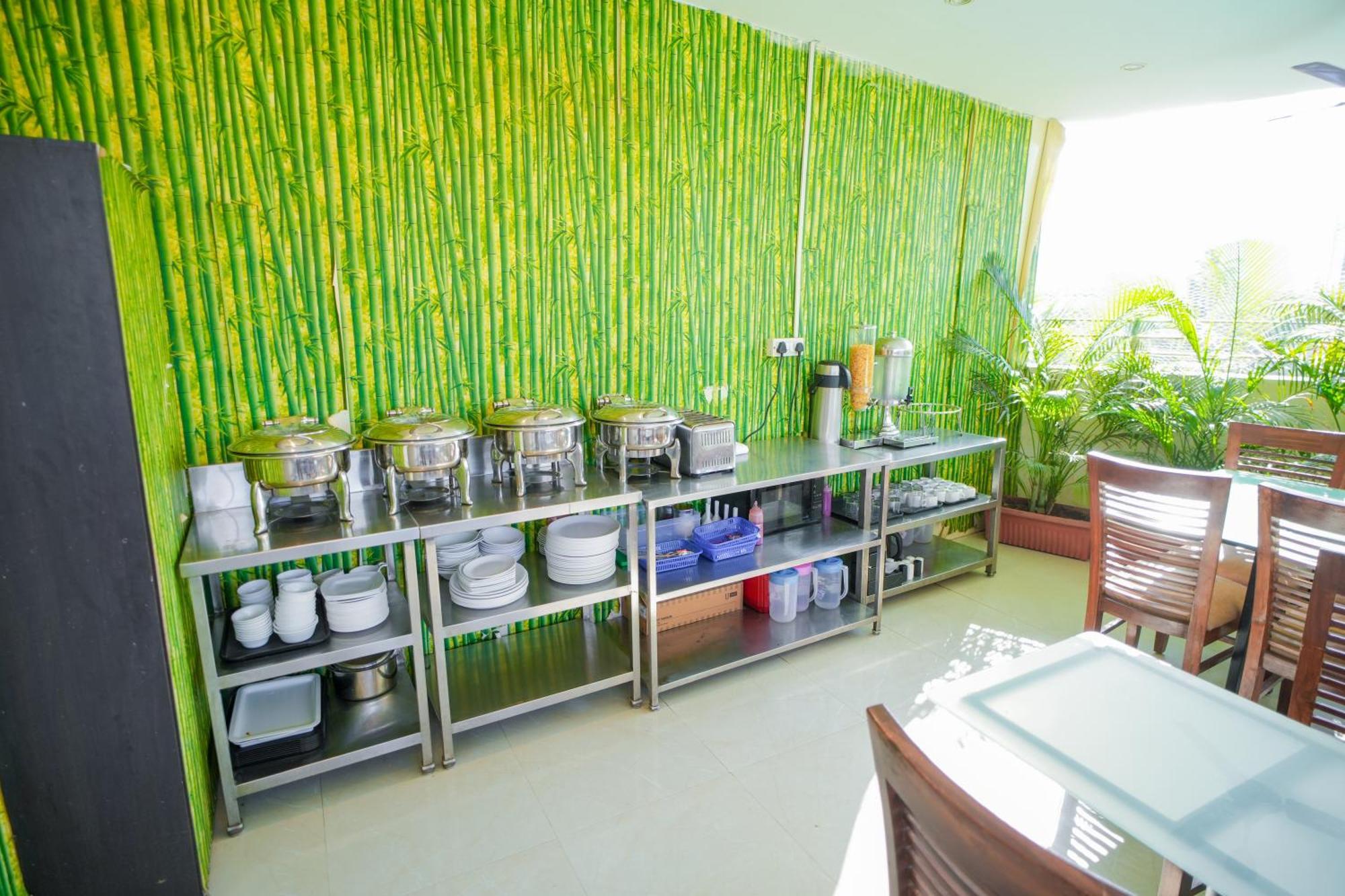 Hotel Skylink Hospitality Mahalaxmi Mumbai Exterior foto