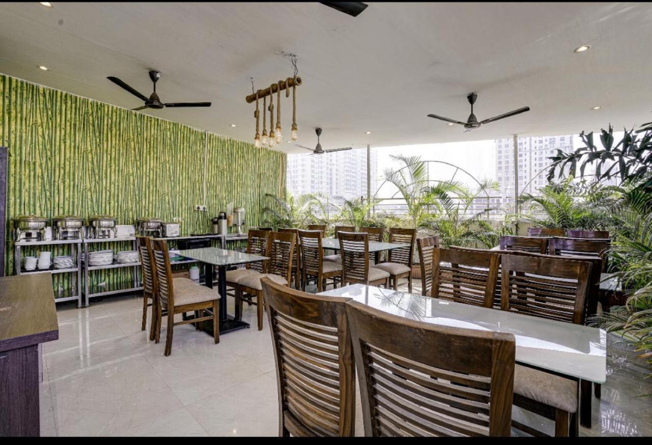 Hotel Skylink Hospitality Mahalaxmi Mumbai Exterior foto